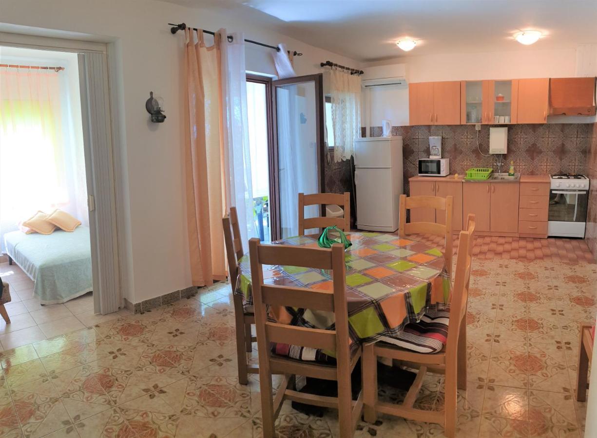 Apartments Josko Barbat Barbat na Rabu ภายนอก รูปภาพ
